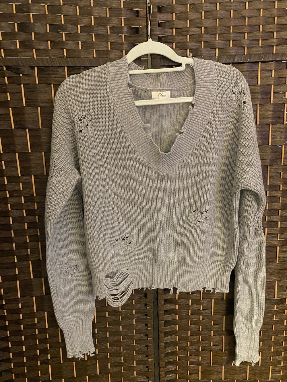 Elan Light Gray Distressed V-Neck Sweater 100% Cotton Size Medium